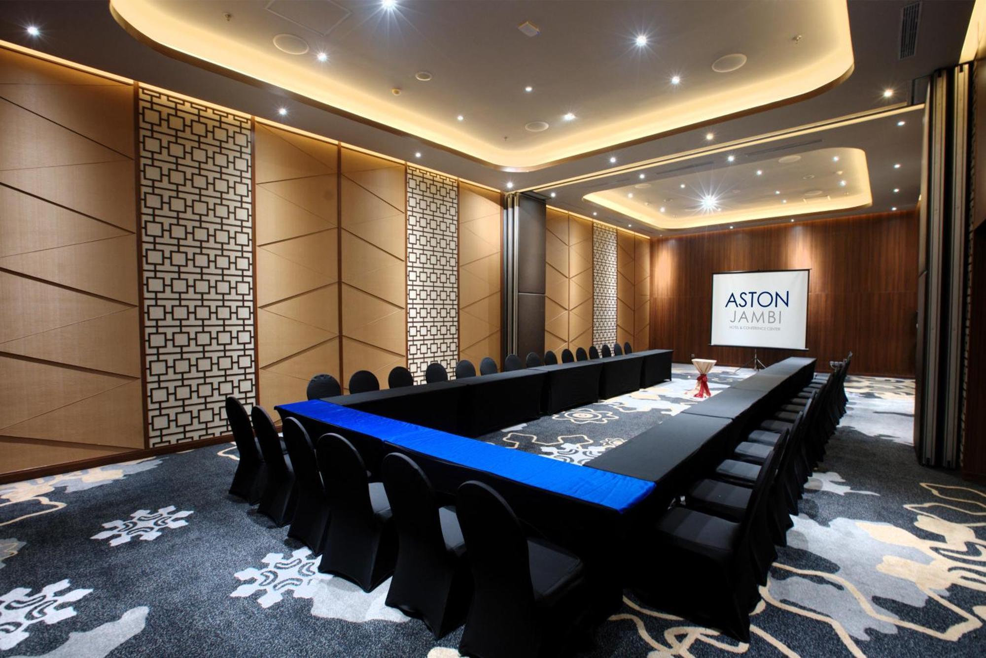 ASTON Jambi Hotel&Conference Center Exterior foto